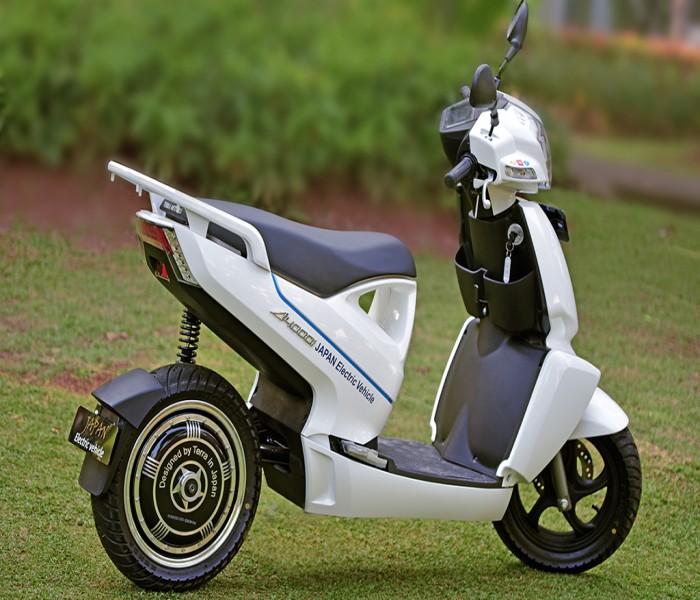 TERRA MOTORS E-SCOOTER A4000I PREMIUM VARIANT