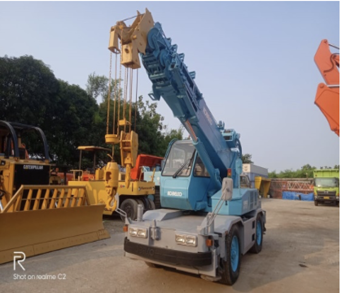 Rough Terrain Crane KOBELCO KR70-2