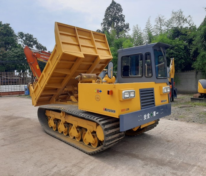 CRAWLER CARRIER MST 1100