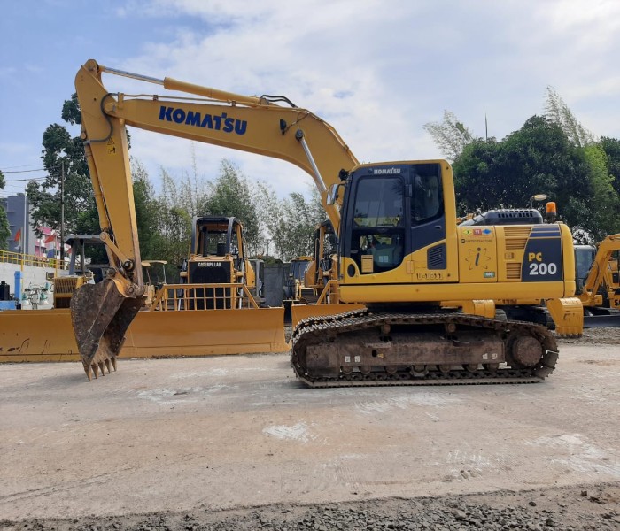 MIDI EXCAVATOR PC 200 -8MO