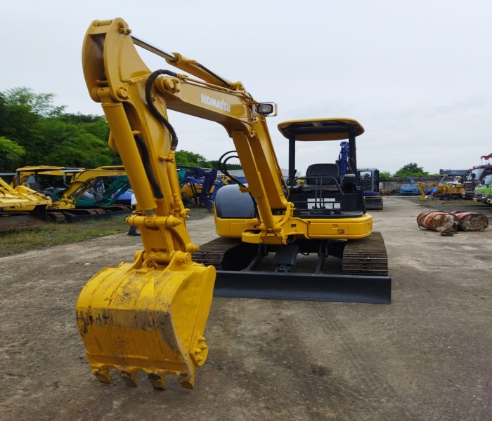 MINI EXCAVATOR KOMATSU PC 40 MR-2